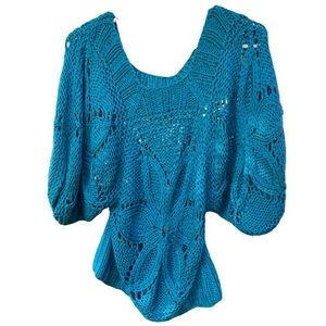 ᴿᴱᵀᴿᴼ ᵛᴵᴺᵀᴬᴳᴱ • Arden B • Crocheted Turquoise Batwing Sleeve Sweater